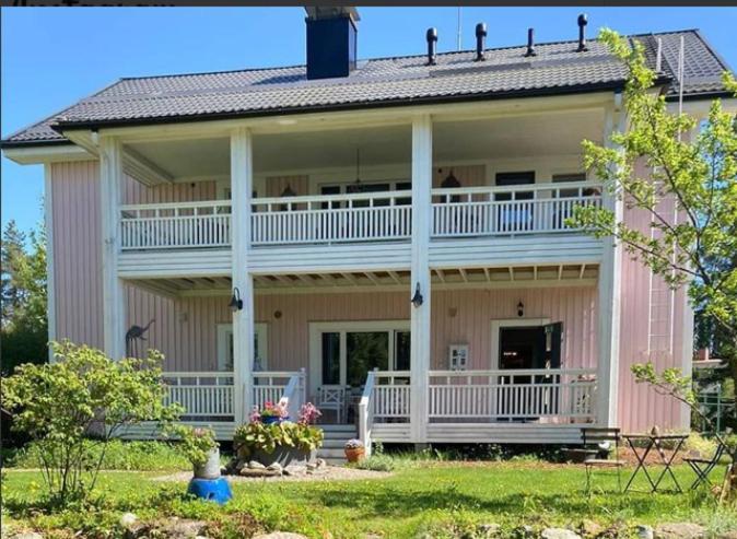 פייקסמאקי Wanha Neuvola Guesthouse מראה חיצוני תמונה